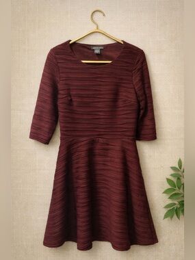 Suzy Shier Maroon Textured Knit Dress – Long Sleeve | Size M